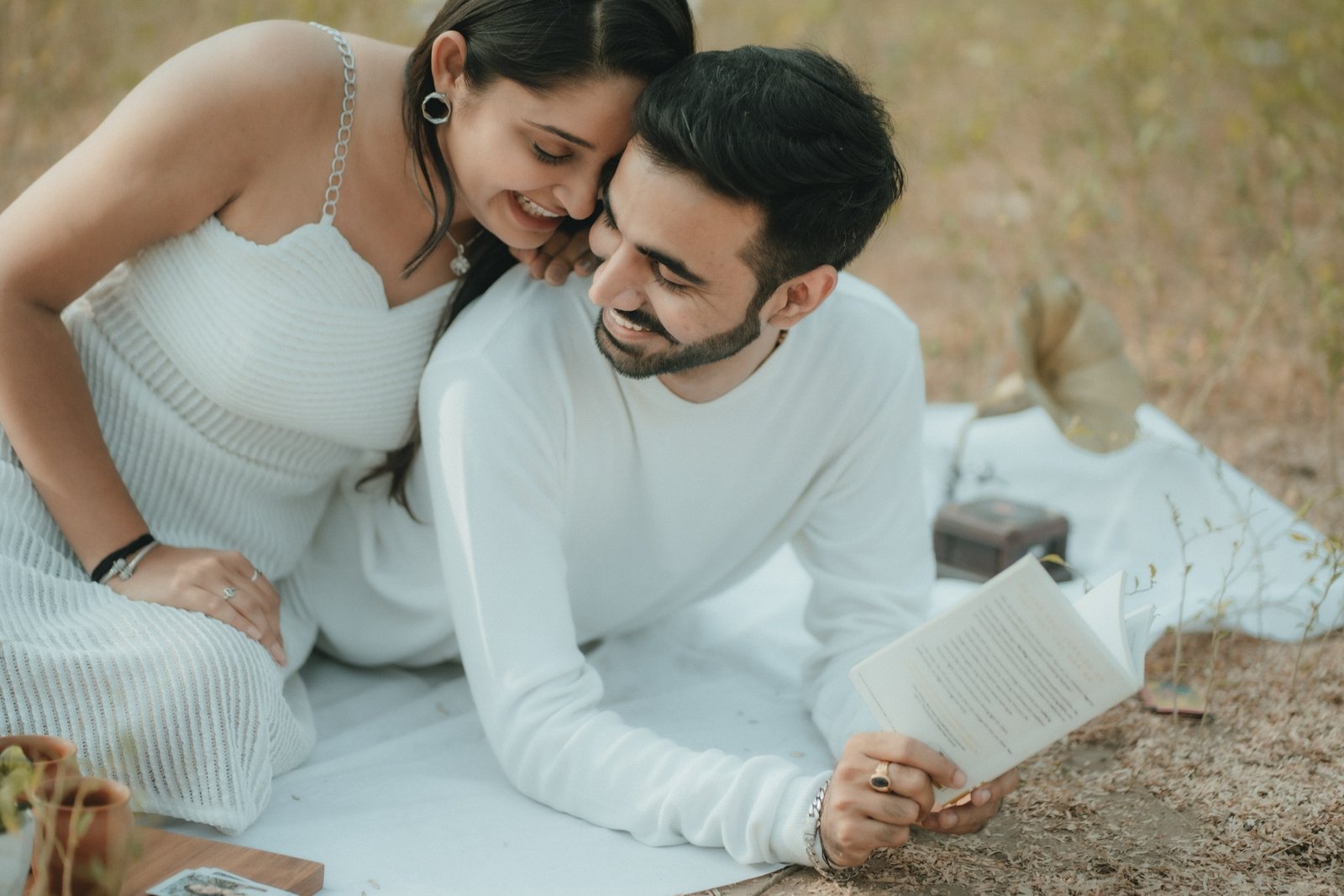 Jigar and Ami photography by Flash Studio