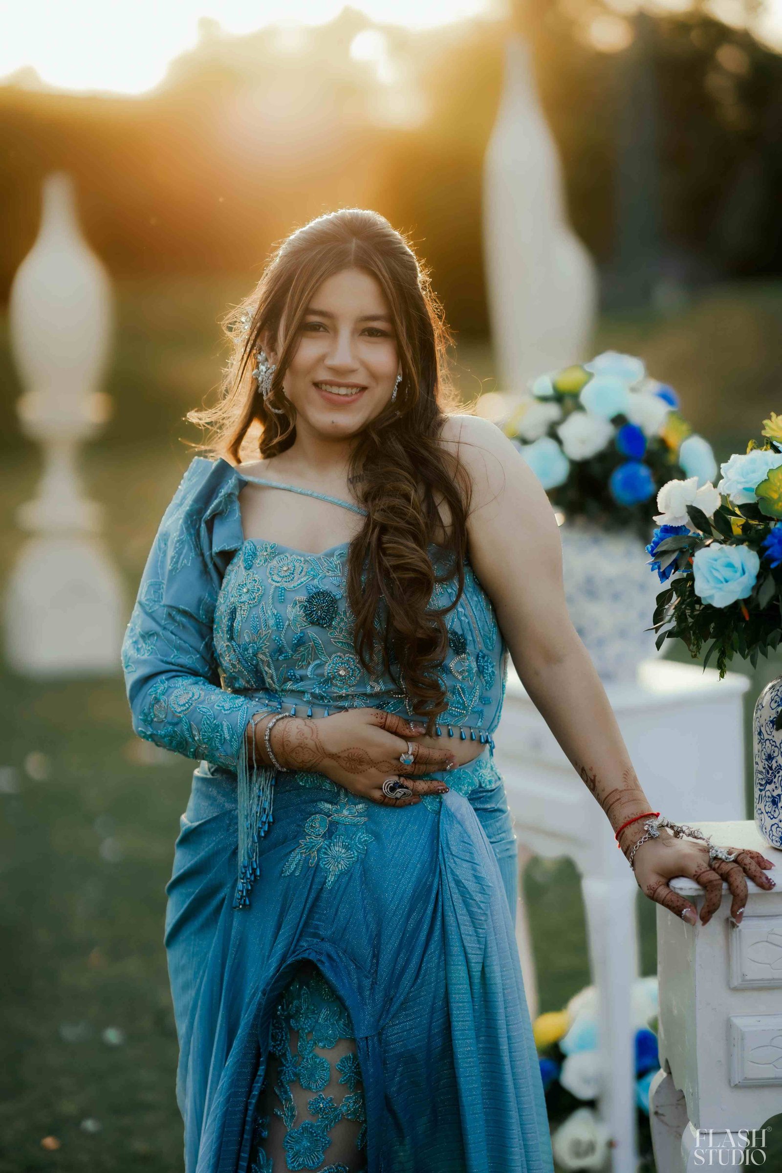 Mohit and Disha photography by Flash Studio