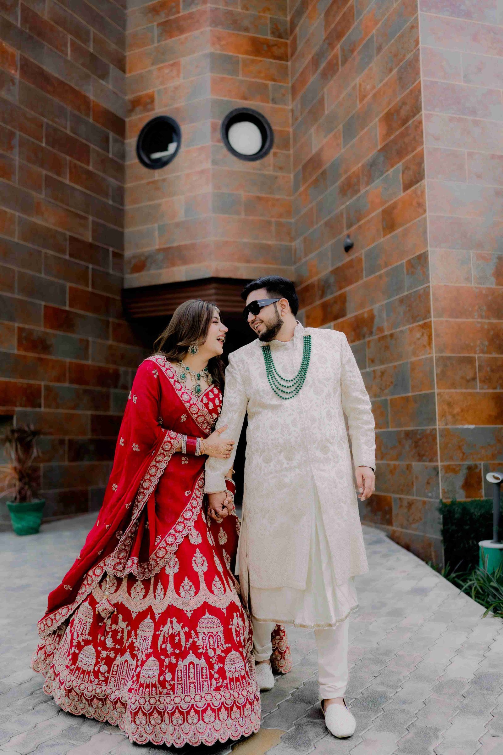 Mohit and Disha photography by Flash Studio